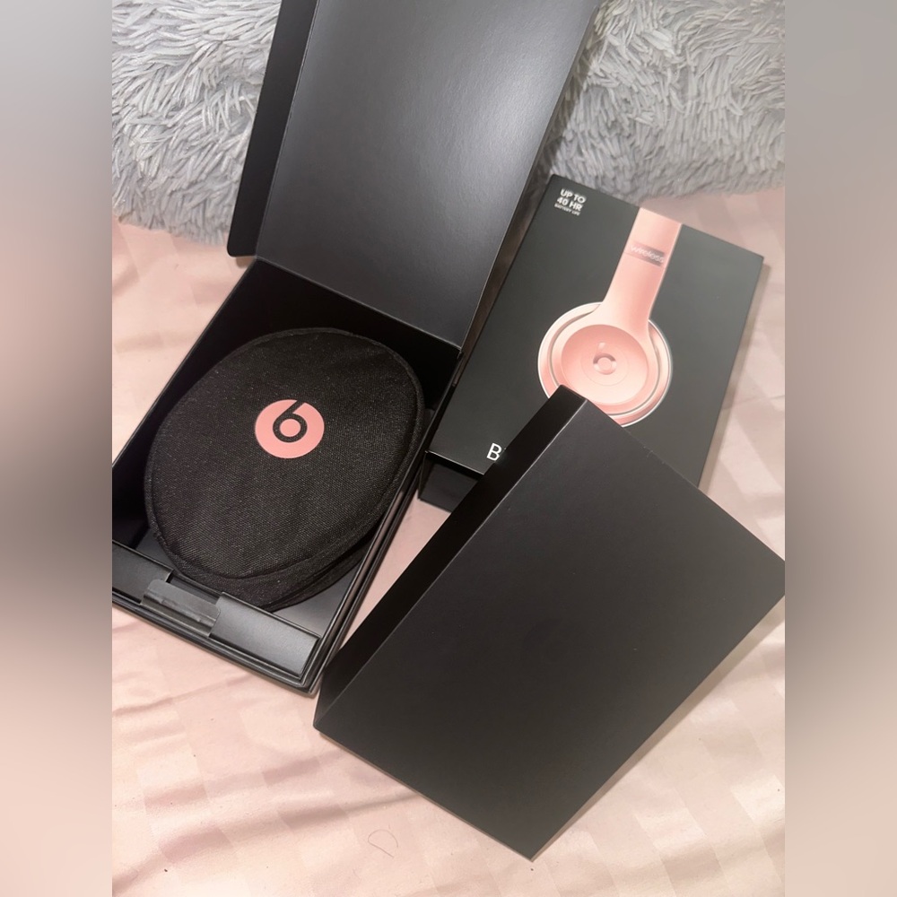 Beats Solo 3 Wireless Headphones Rose Gold